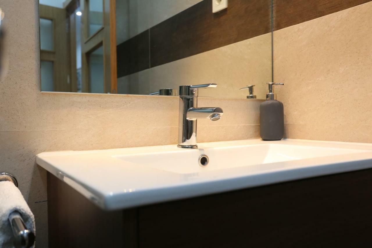 Atocha Art Apartment Madrid Luaran gambar