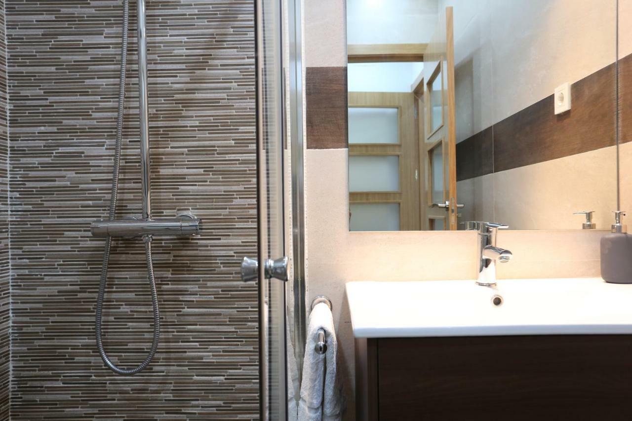 Atocha Art Apartment Madrid Luaran gambar